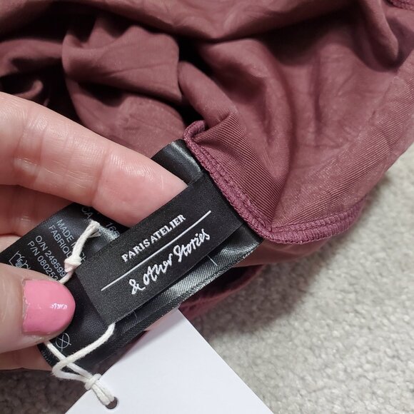 & OTHER STORIES NWT Velvet Jacquard Bodysuit SS Stretch V-Neck Burgundy Womens 6 - Picture 9 of 15